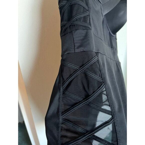 Torrid size 1 1x solid black mesh swim bathing suit one piece - Picture 5 of 9